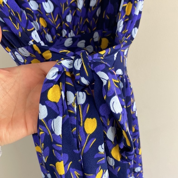 Leota Mindy Shirred Midi Dress In Woodberry Size Large - Picture 9 of 15